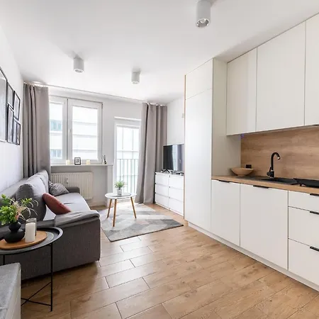 Apartmán Sliska 3 -200m Od Dworca Centralnego, 100 Metrow Od Zlotych Tarasow - Wifi -smart Tv 55 Cali - Better Varšava