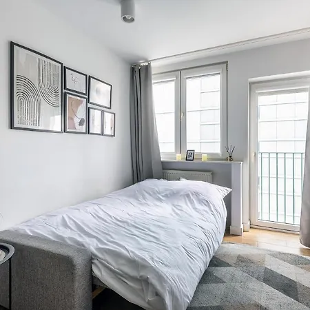 Sliska 3 -200m Od Dworca Centralnego, 100 Metrow Od Zlotych Tarasow - Wifi -smart Tv 55 Cali - Better *